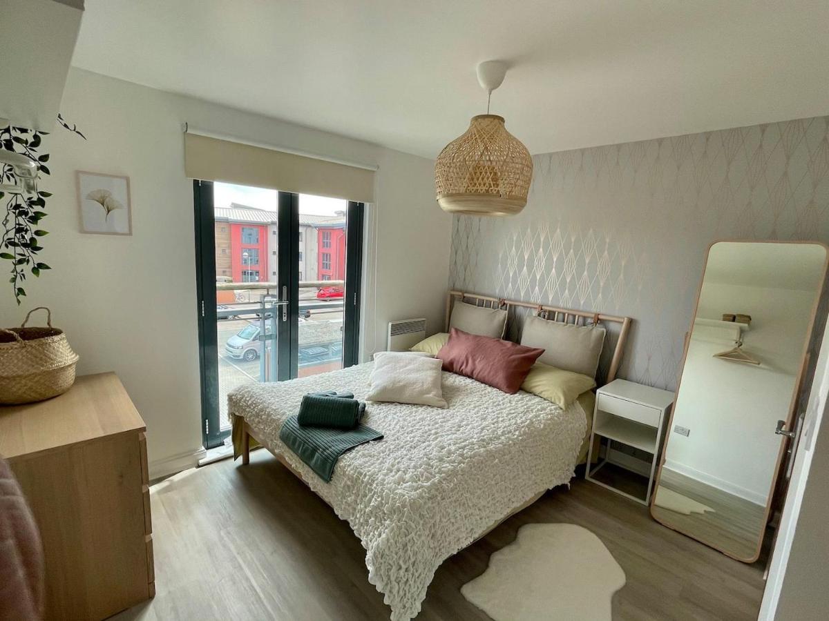 Family Friendly Maritime Apartment Swansea Bagian luar foto